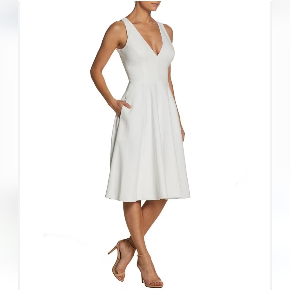 Dress the Population Nwot Catalina Off White V neck Fit & Flare Dress